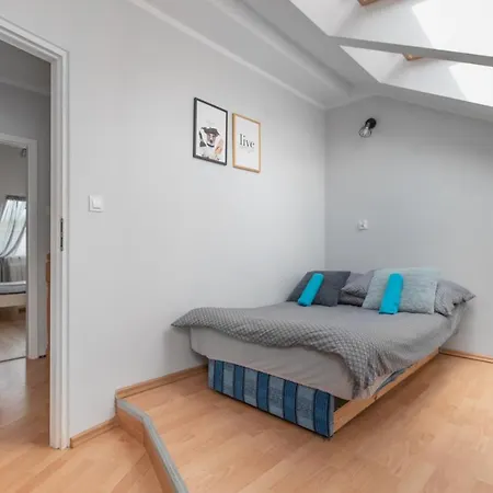 בית הארחה Tjiraso *